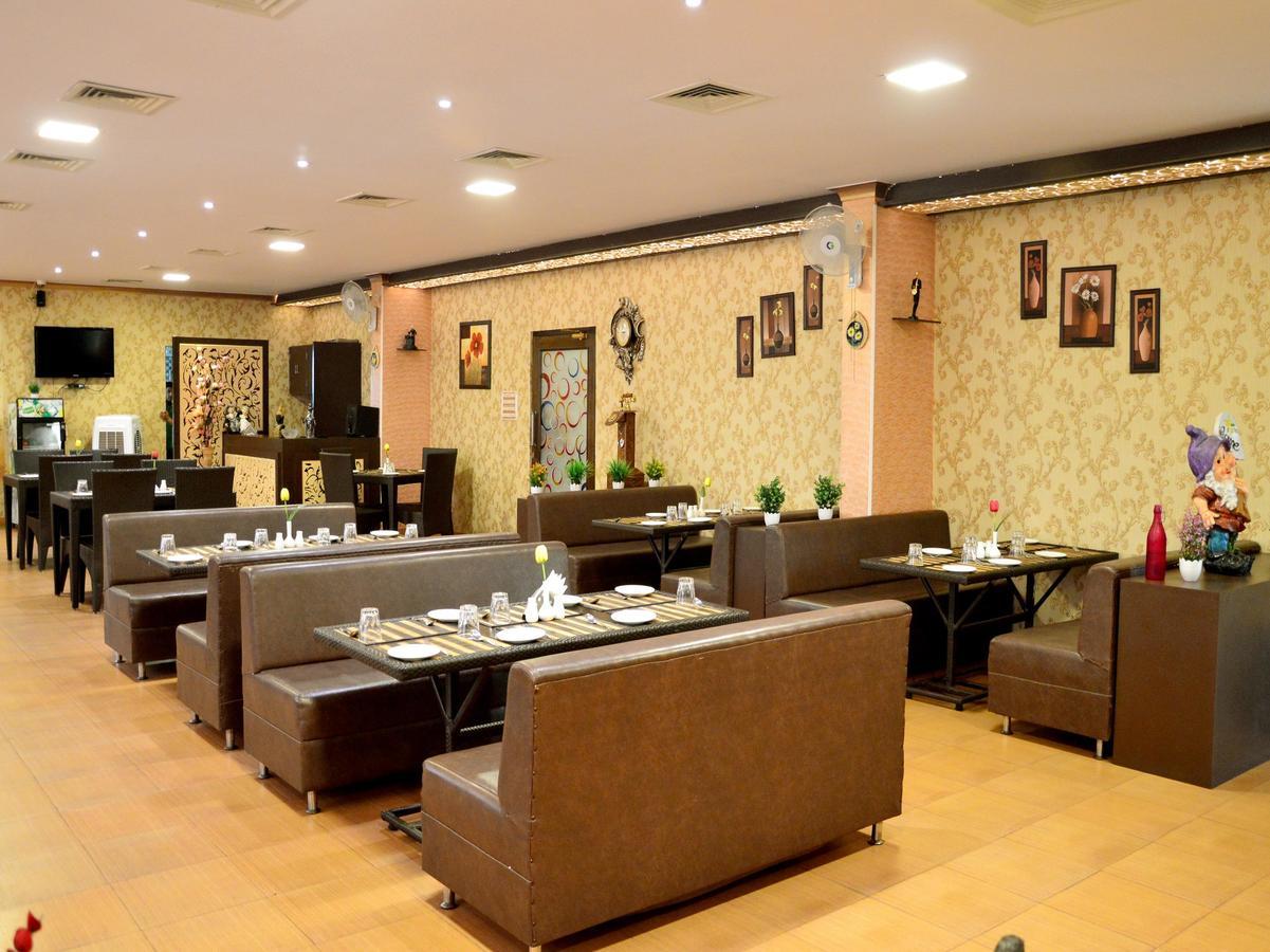 Oyo 6012 Hotel Rockwell Dźajpur Zewnętrze zdjęcie