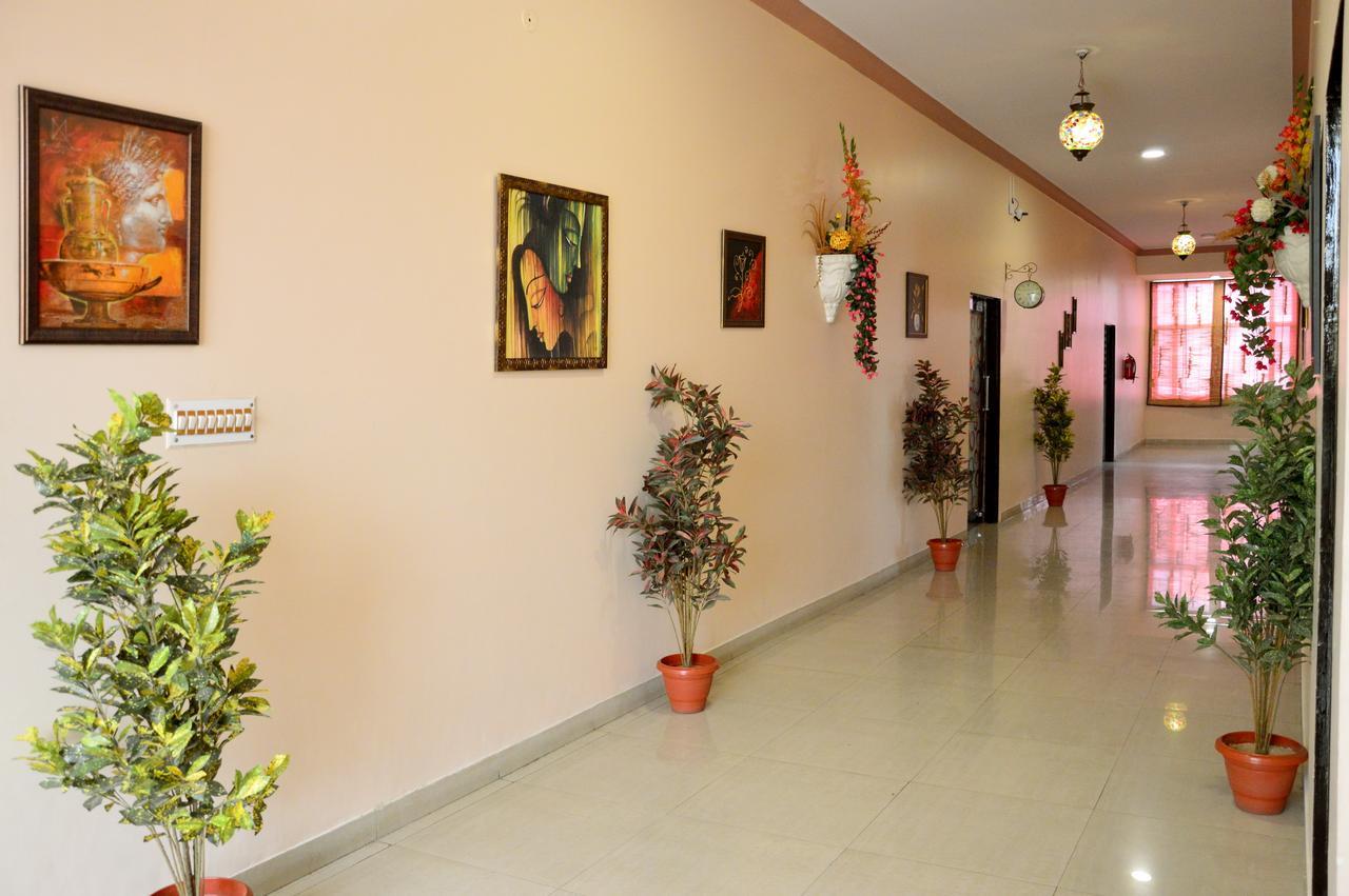 Oyo 6012 Hotel Rockwell Dźajpur Zewnętrze zdjęcie
