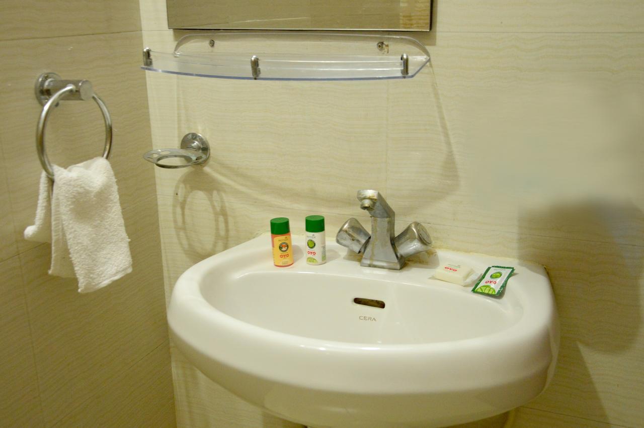 Oyo 6012 Hotel Rockwell Dźajpur Zewnętrze zdjęcie